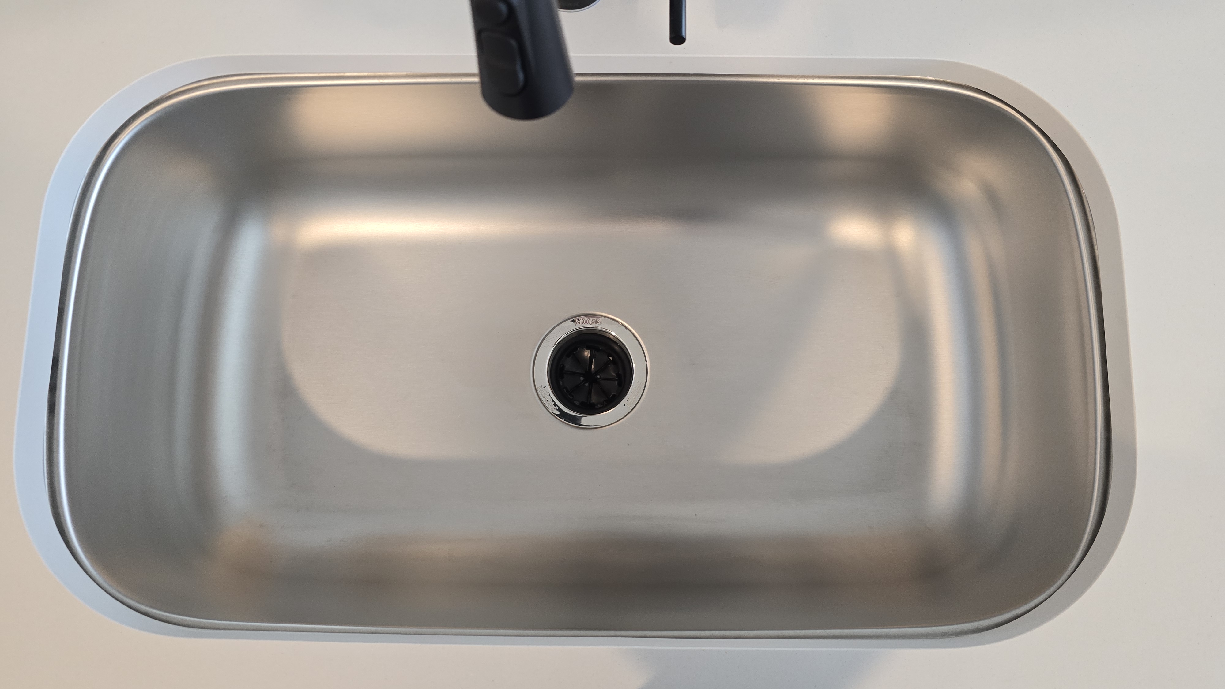 Sink before cleaning