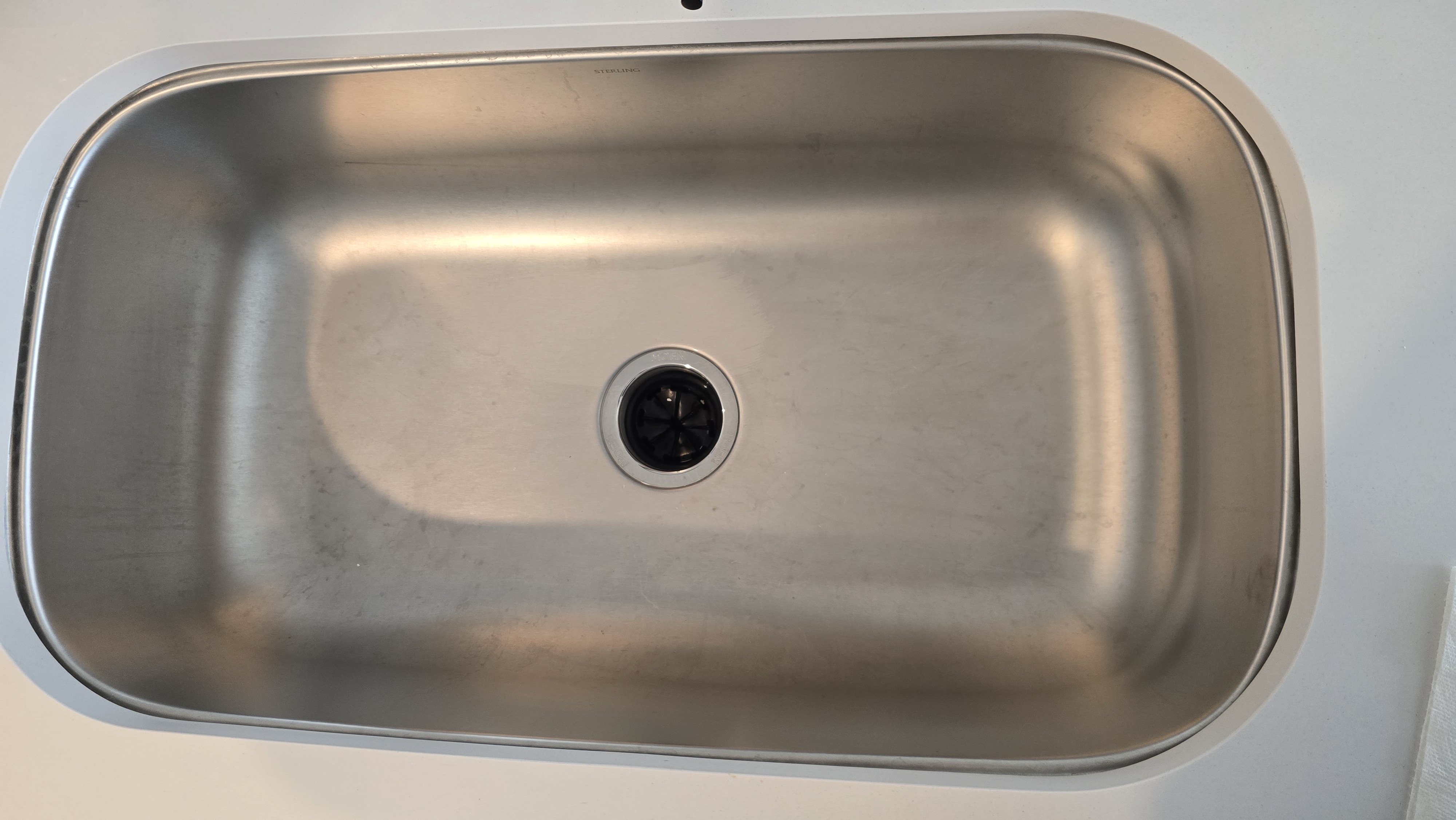 Sink after cleaning