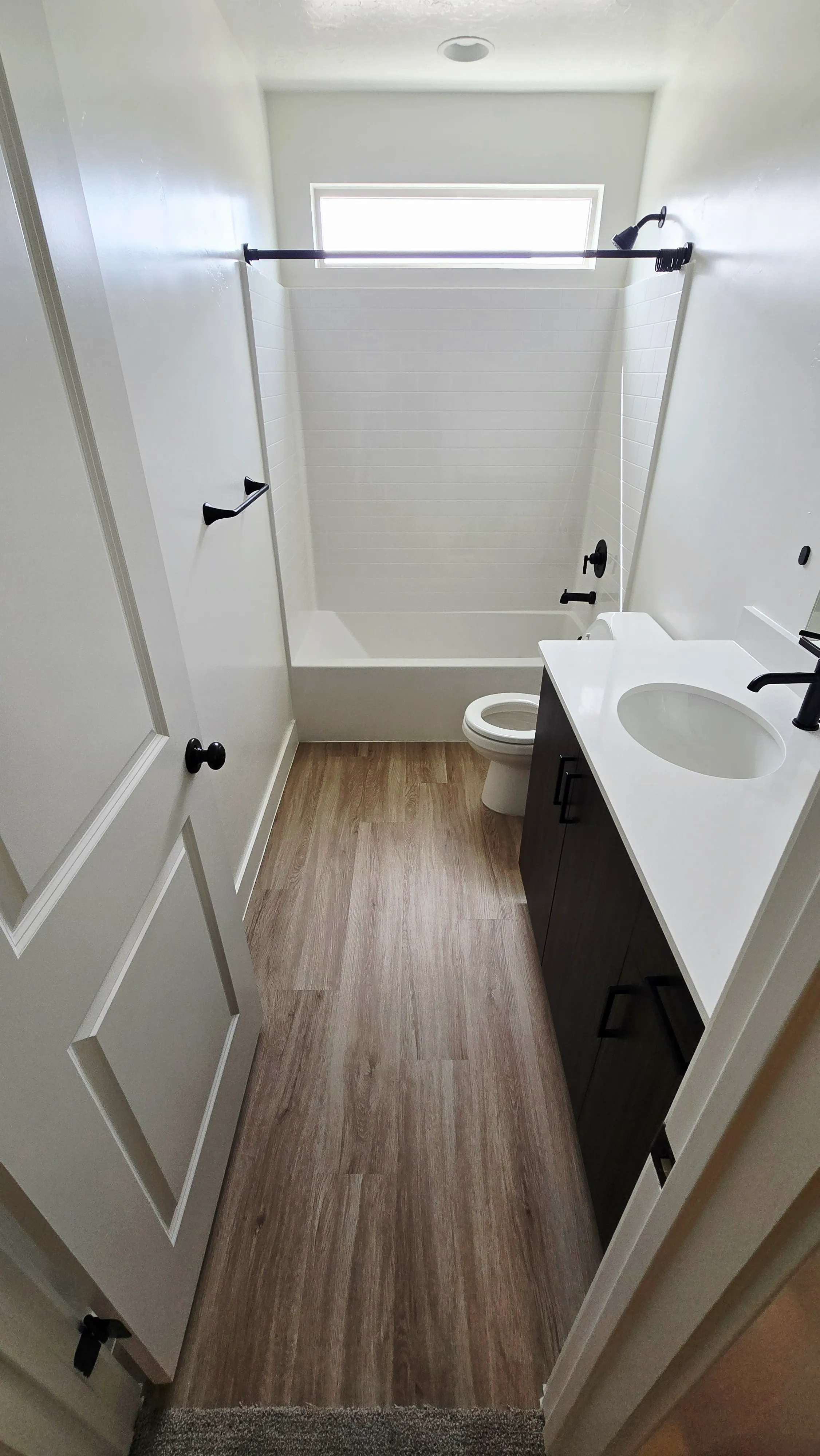 Clean secondary bathroom maintained with recurring cleaning in St. George, Utah
