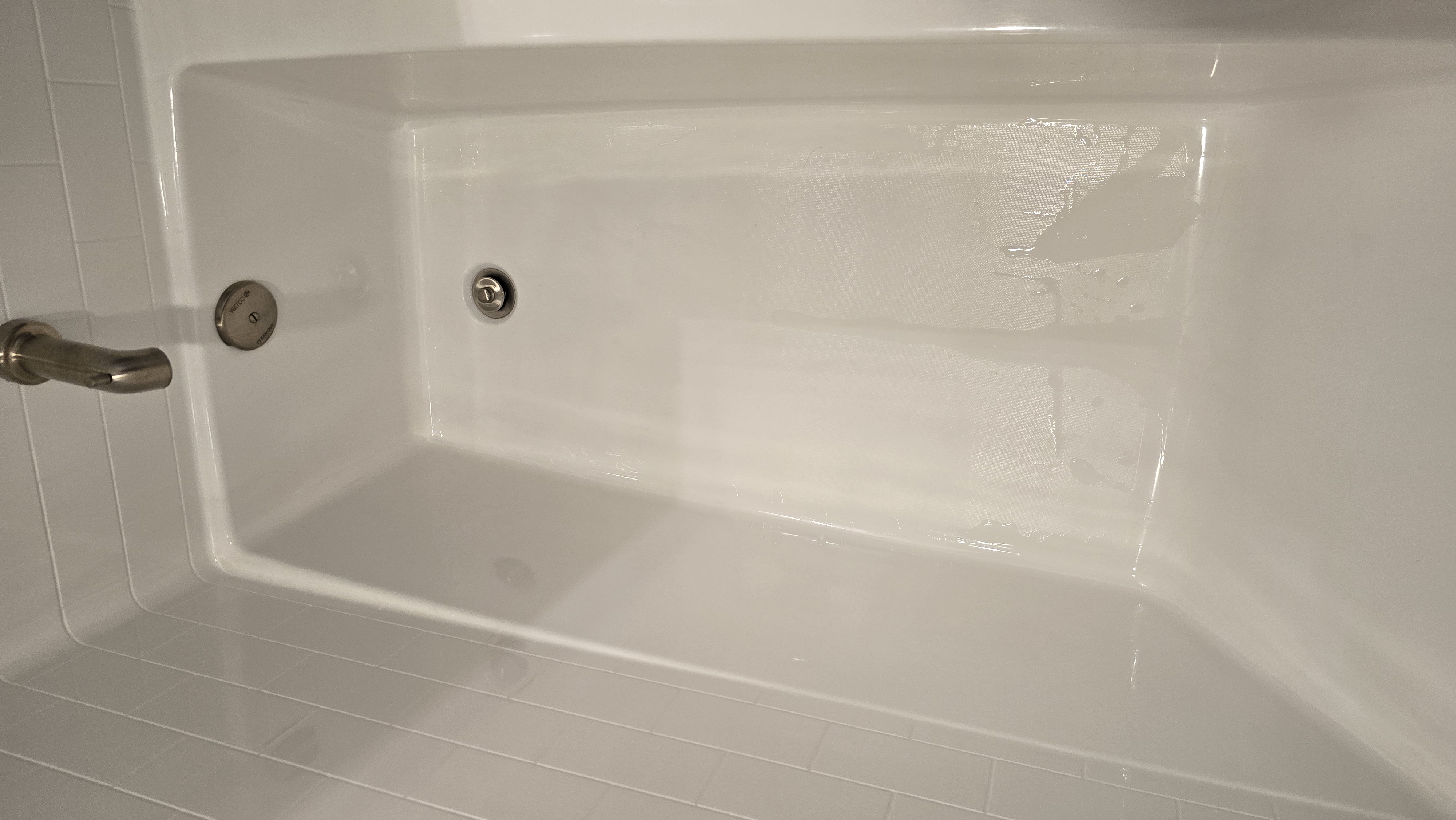 Bathtub after cleaning