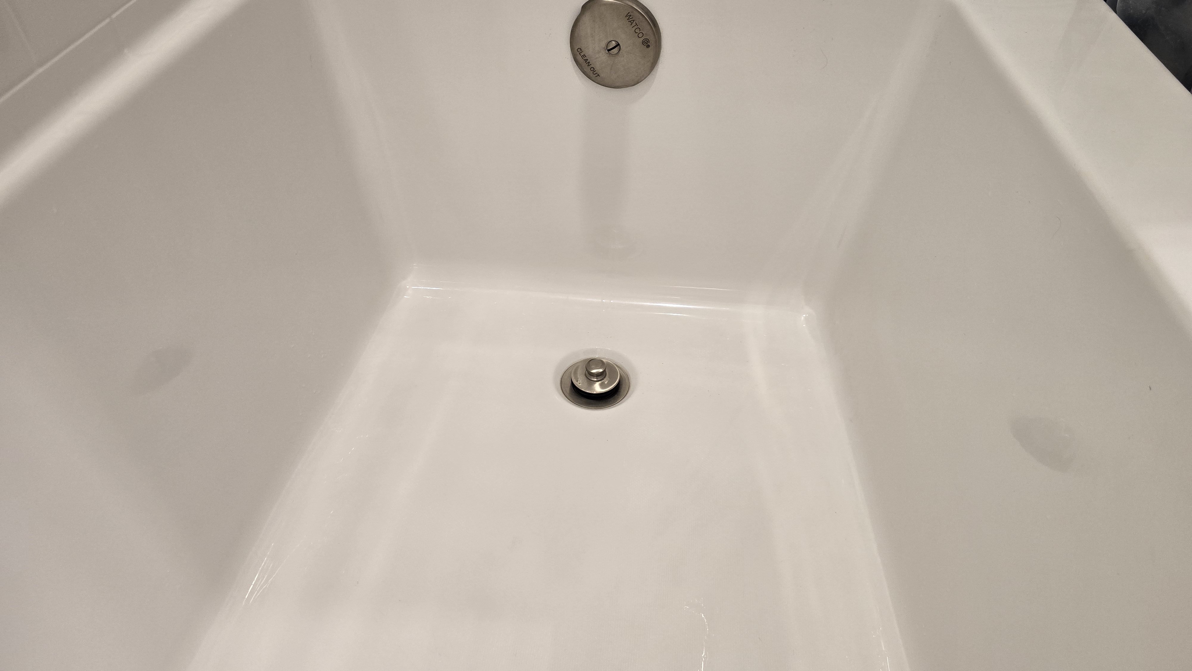 Tub before cleaning