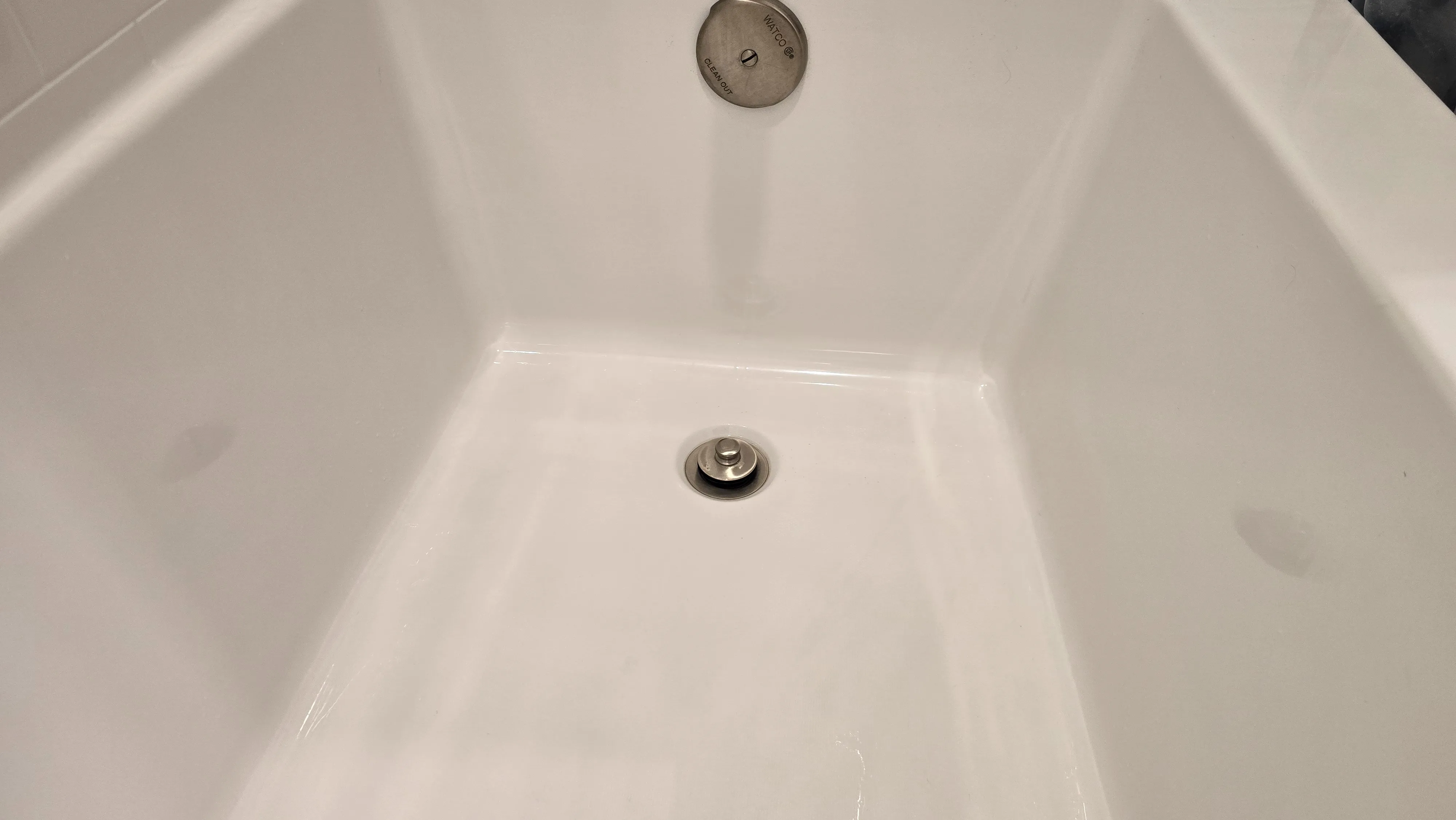 Tub before cleaning in St. George Utah
